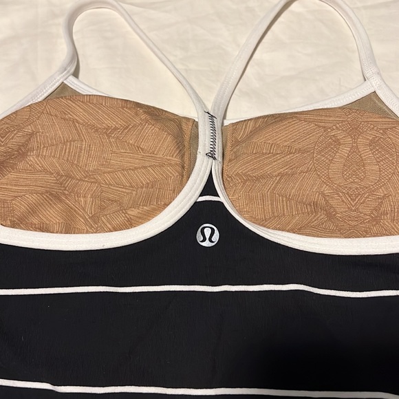 Lululemon power tank top, size 06 - Picture 3 of 7
